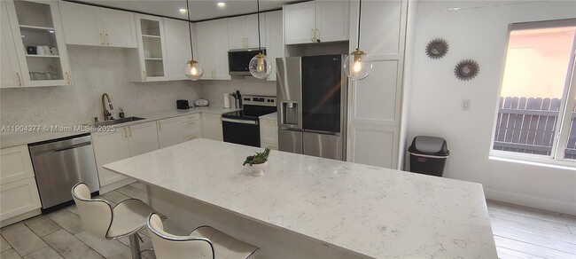 Photo - 420 NE 90th St