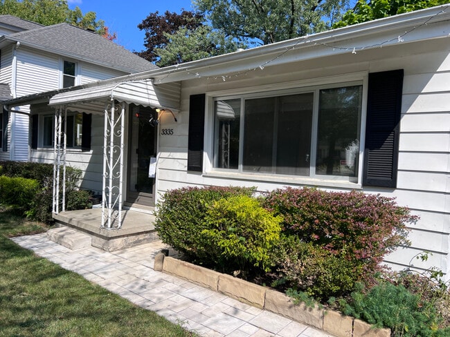 Photo - 3335 Springbrook St