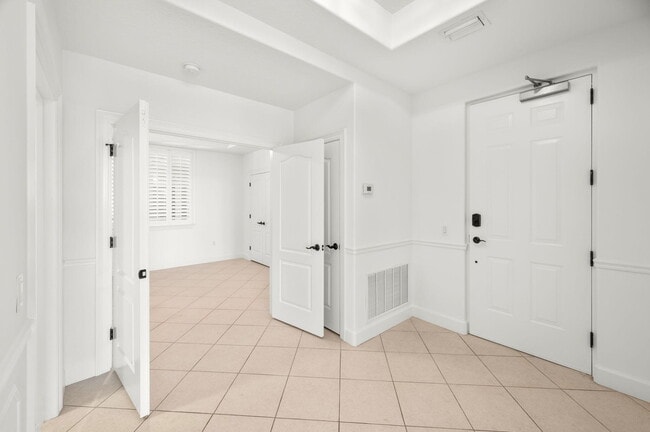 Photo - 20 Orange Ave Unit Apt 411