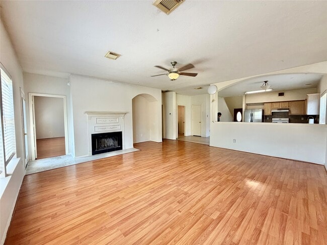 Photo - 2305 Ames St
