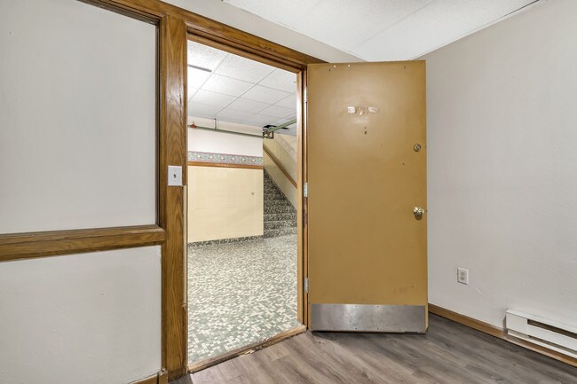 Photo - Creekside Apartments