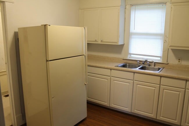 Photo - 707 W Main St