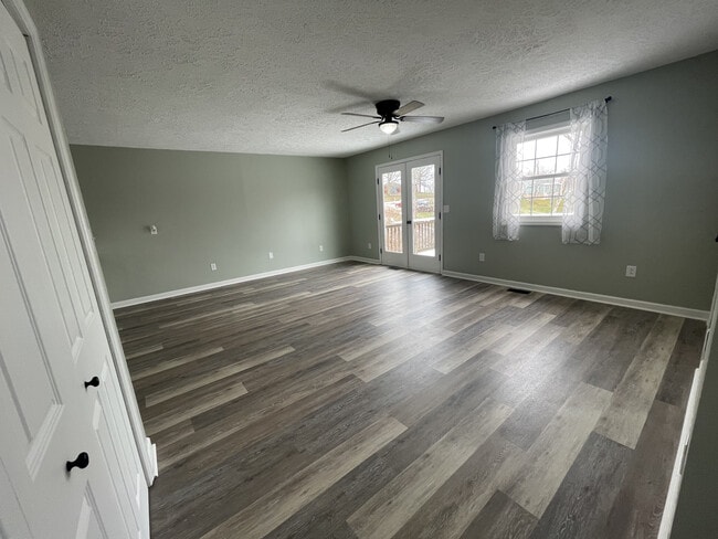 Photo - 101 Gibbons St