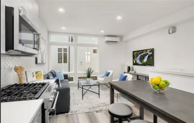 Photo - 1012 NE 92nd St