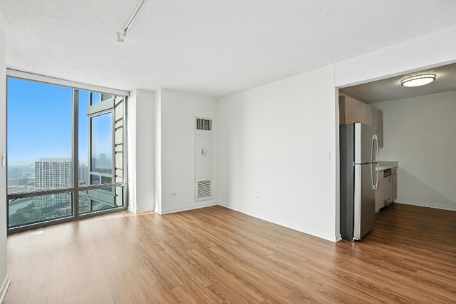 Photo - 531 N Kingsbury St