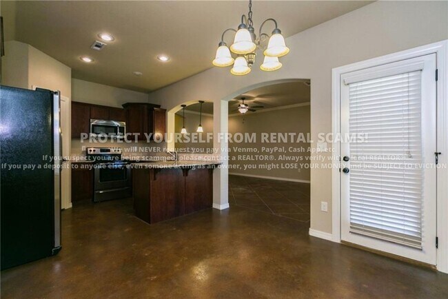 2852 W Millstone Dr