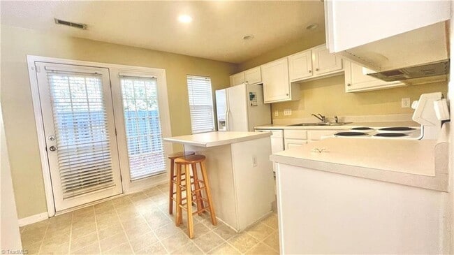 Photo - 24 Sidney Marie Ct