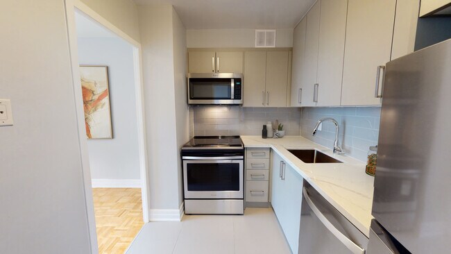 Photo - Grenadier Square