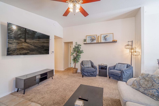 Building Photo - 1550 Carousel Ct