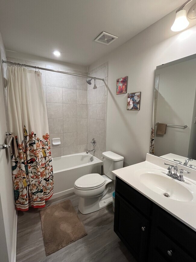 Photo - 221 Bamboo Dr