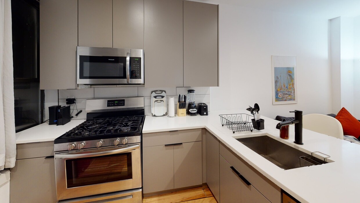 Photo - Private bedroom in 4 bed/2 bath Home