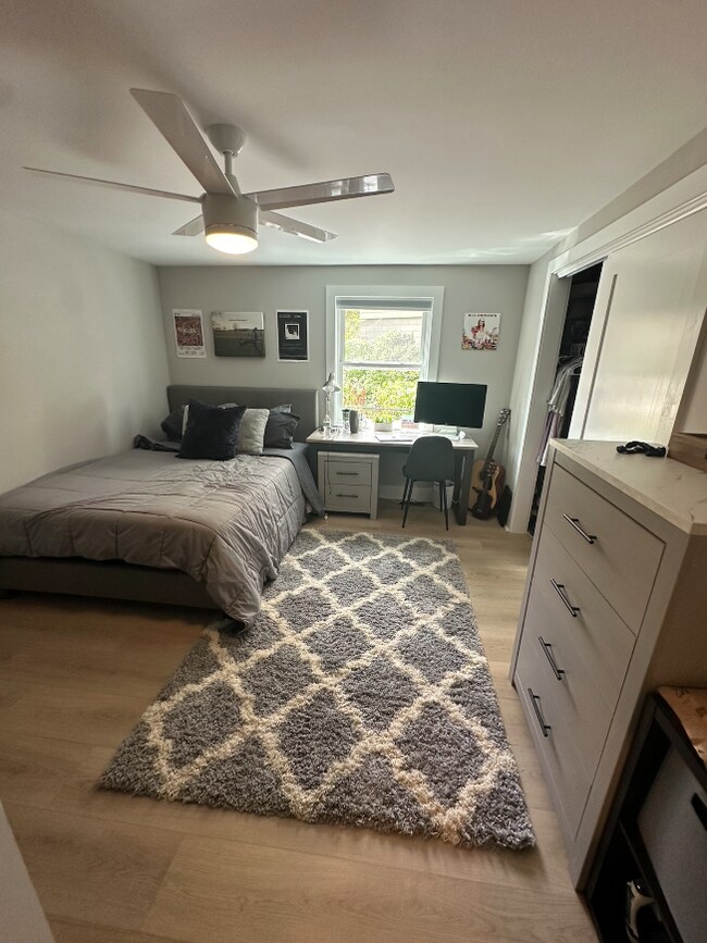 Photo - 741 Broadway