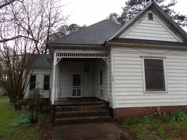 Photo - 505 Ave 2 NE