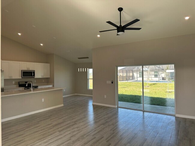 Photo - 3610 NE 9th Pl