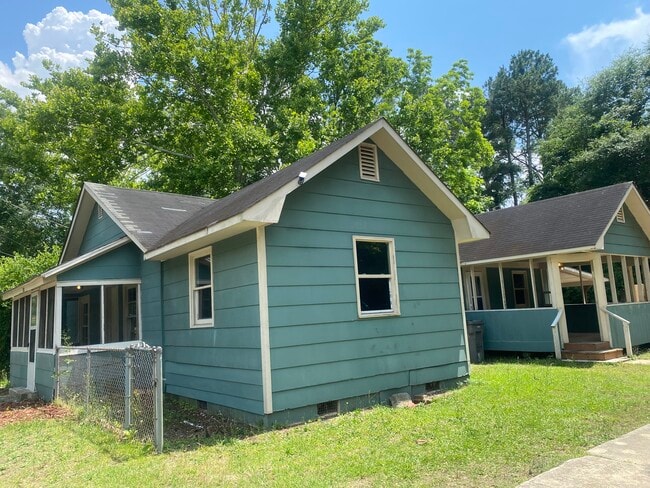 Photo - 307 Cude St