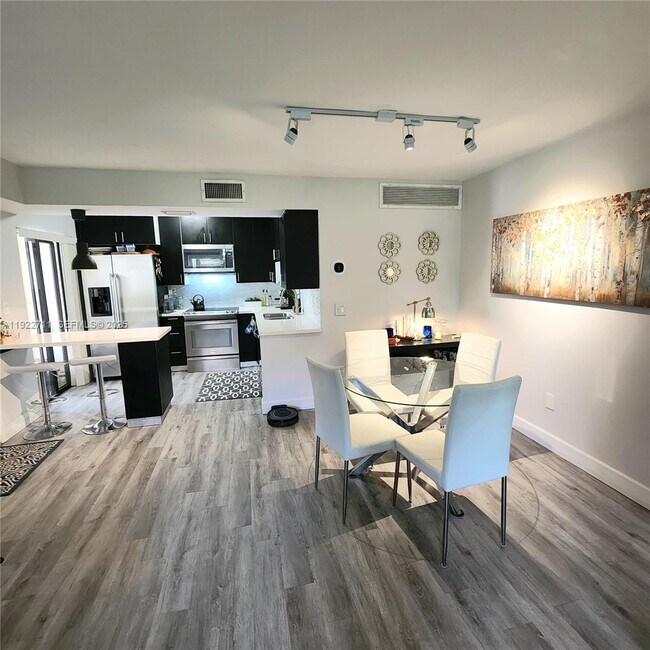 Photo - 20240 NE 3rd Ct Unit 7