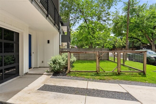 2711 Stacy Ln
