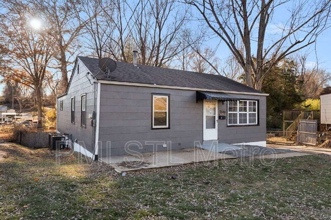 Building Photo - 2546 Main St