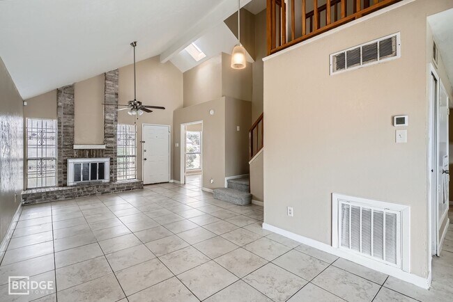 Photo - 5714 Mackmiller Dr
