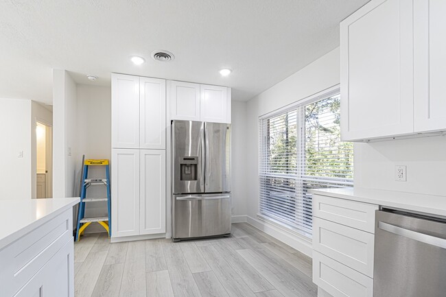 Photo - 118 Milliken Dr