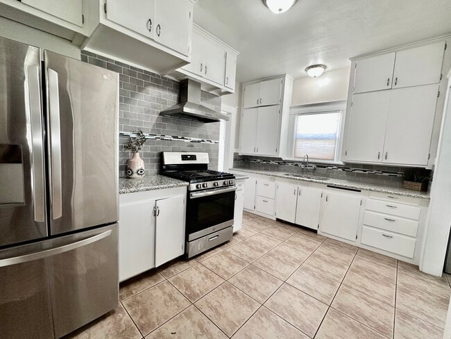 Photo - 1363 N Poplar Ave