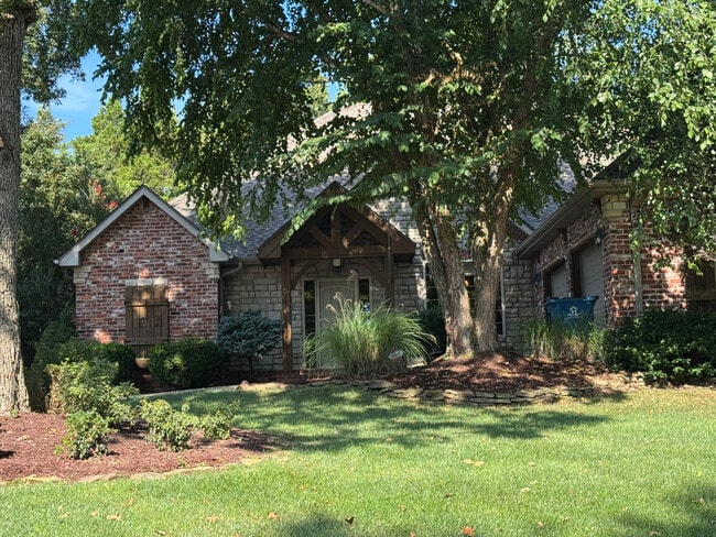 Building Photo - 166 Country Bluff Dr Rental