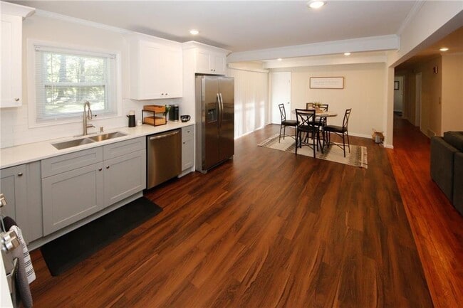 Photo - 1959 Shepherd Cir SW