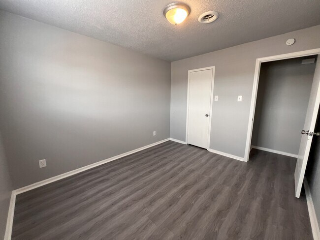 Photo - 4607 Yorkshire Dr Unit Yorkshire Drive