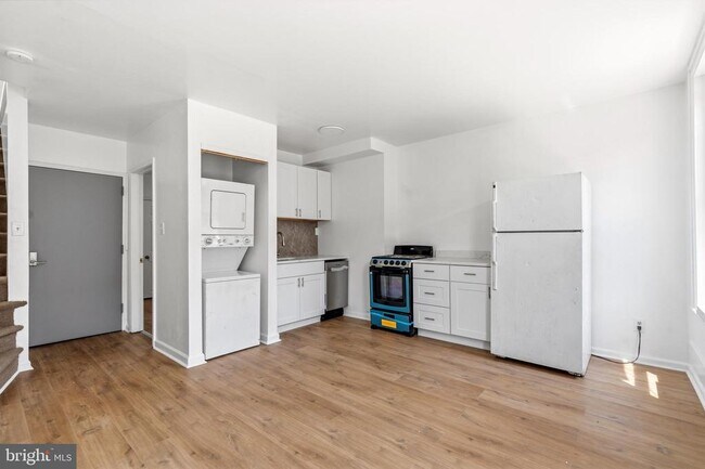 Photo - 4035 Green St