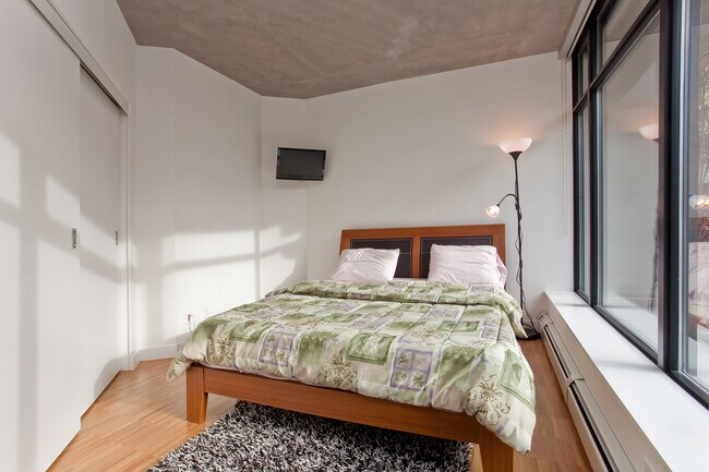 Photo - 128 W Cordova St