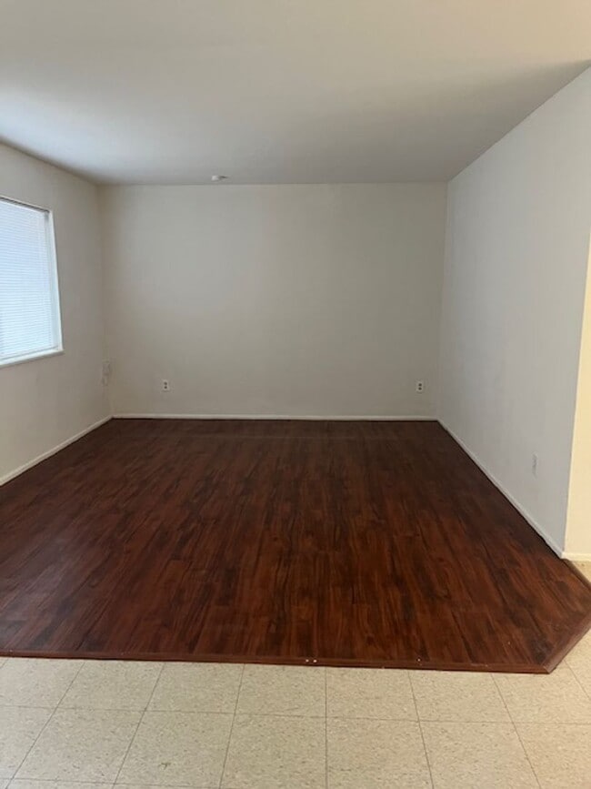 Photo - HT-406-410 Unit HT-406