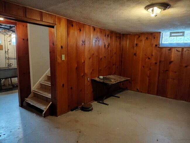 Photo - 11200 Vernon Ave