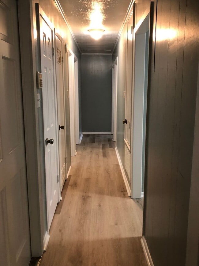 Photo - Very nice 3 bedroom/1 bath house with Central Air & Heat