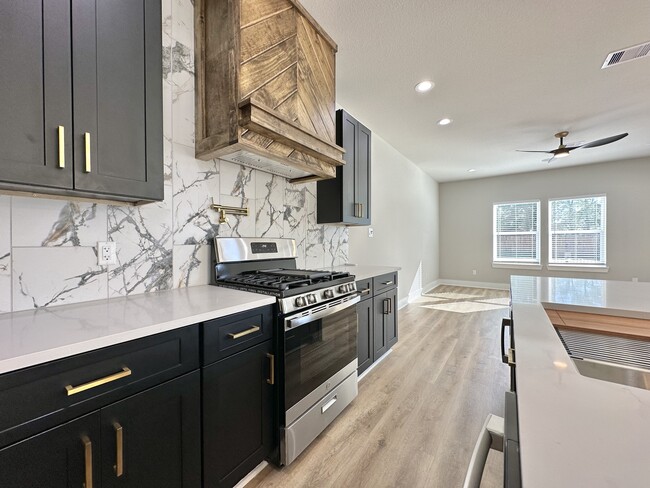 Photo - 2444 Carmel St