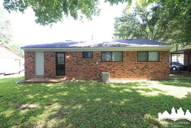Photo - 11853 Dr Logan Rd