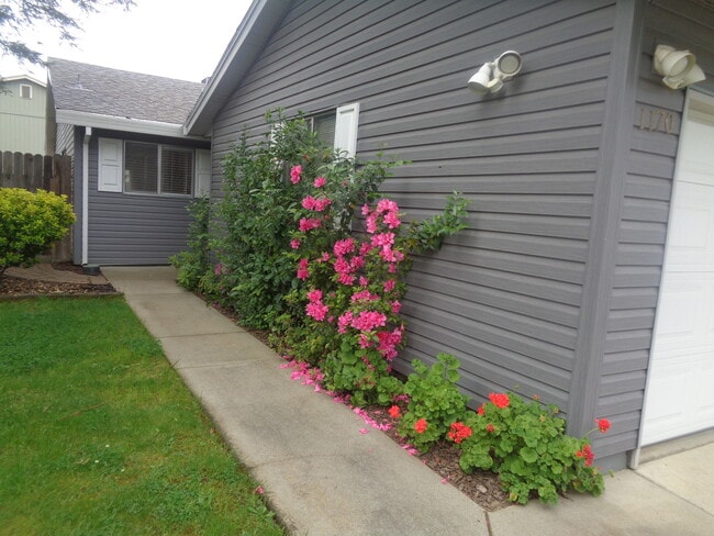 Photo - 1170 Forestwood Dr