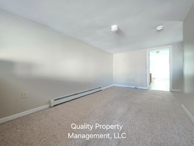 Photo - 208 Grove St Unit B