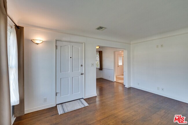 Photo - 6408 W 82nd St