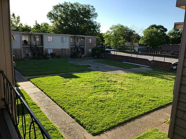 Building Photo - 638 Heidrich St Unit 20 Rental