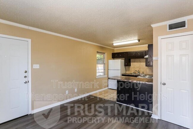 Photo - 501-502 Root Ave Unit 2