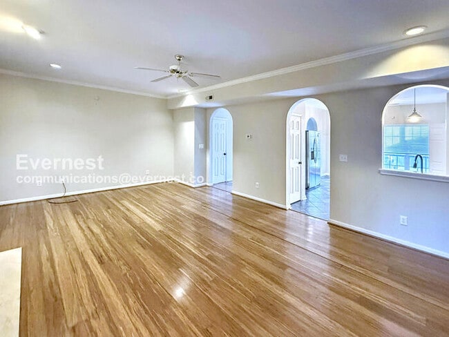 Photo - 607 Parkside Cir