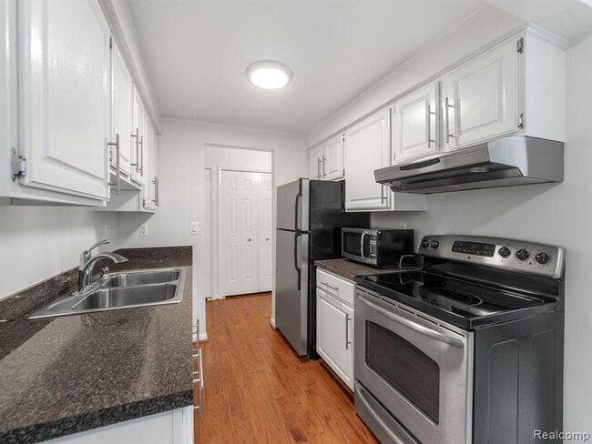 Photo - 411 S Old Woodward Ave Unidad 925