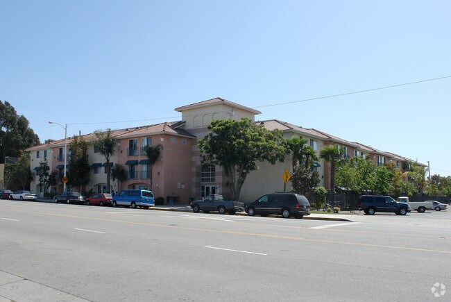 Gateway Plaza Apartments - Gateway Plaza Apartments