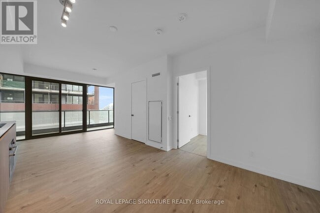 Photo - 35 Parliament St Unité 1104