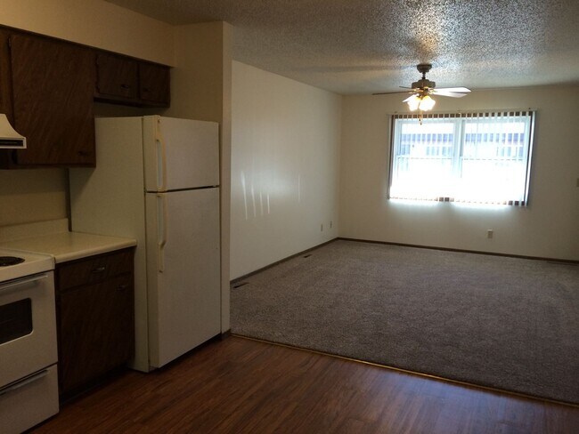 Photo - 379 9th Ave E