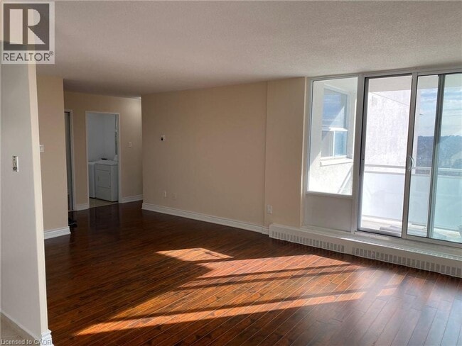 Photo - 2345 Confederation Pkwy Unit 1103