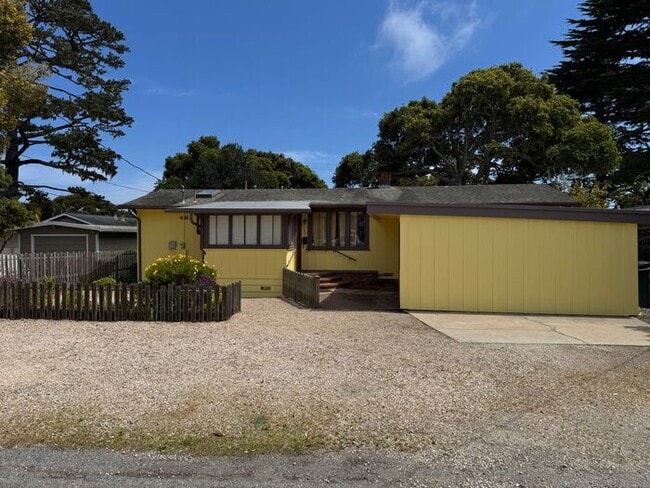 Photo - Adorable Two Bedroom in Pacific Grove! House