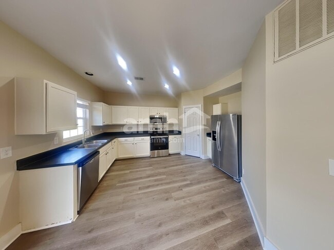 Photo - 2002 Gale Ln