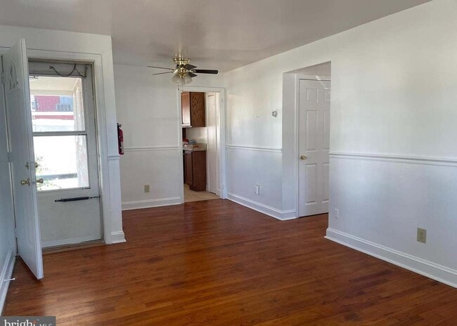 Photo - 42 Lee St Unidad Apartment A