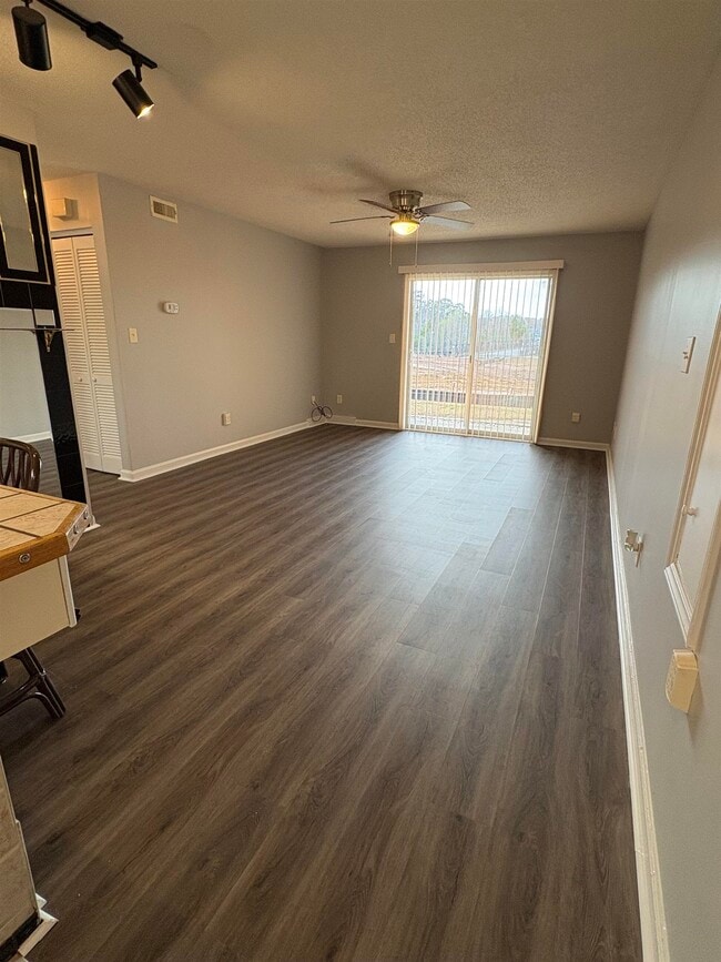 Photo - 922 Fairwood Lakes Dr